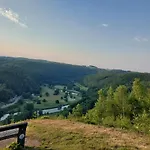 Des Genets En Terrasses Nyaraló *