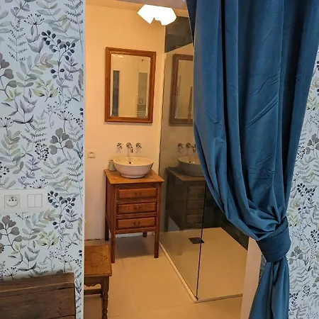 Des Genets En Terrasses * Bièvre